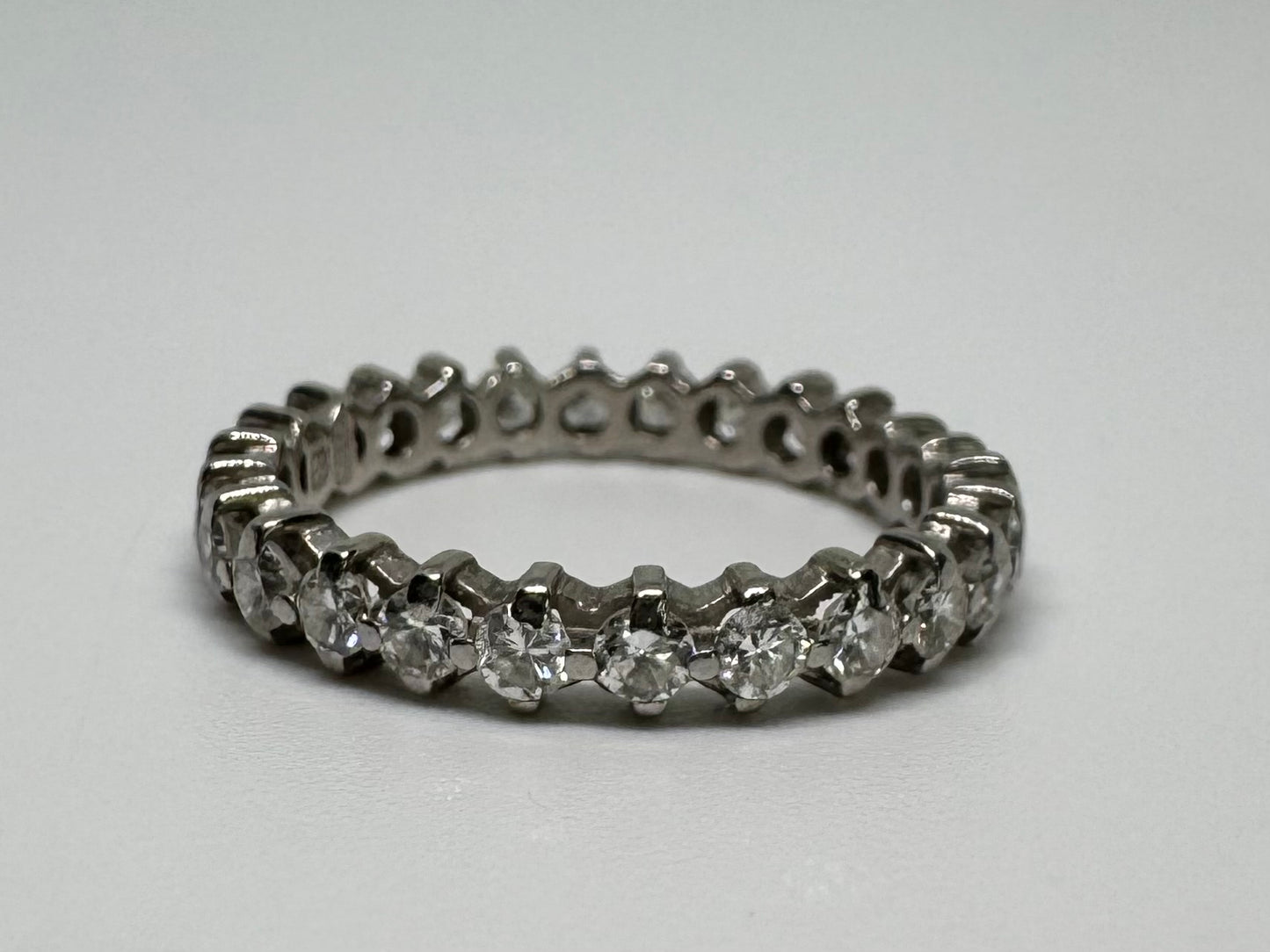 18K gold Eternity ring set with Diamonds