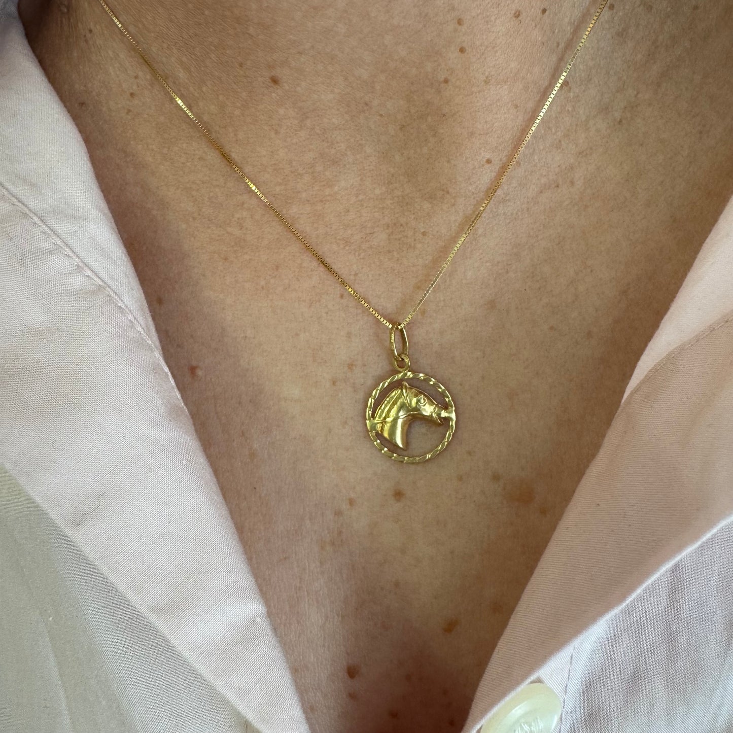 18K gold horse pendant