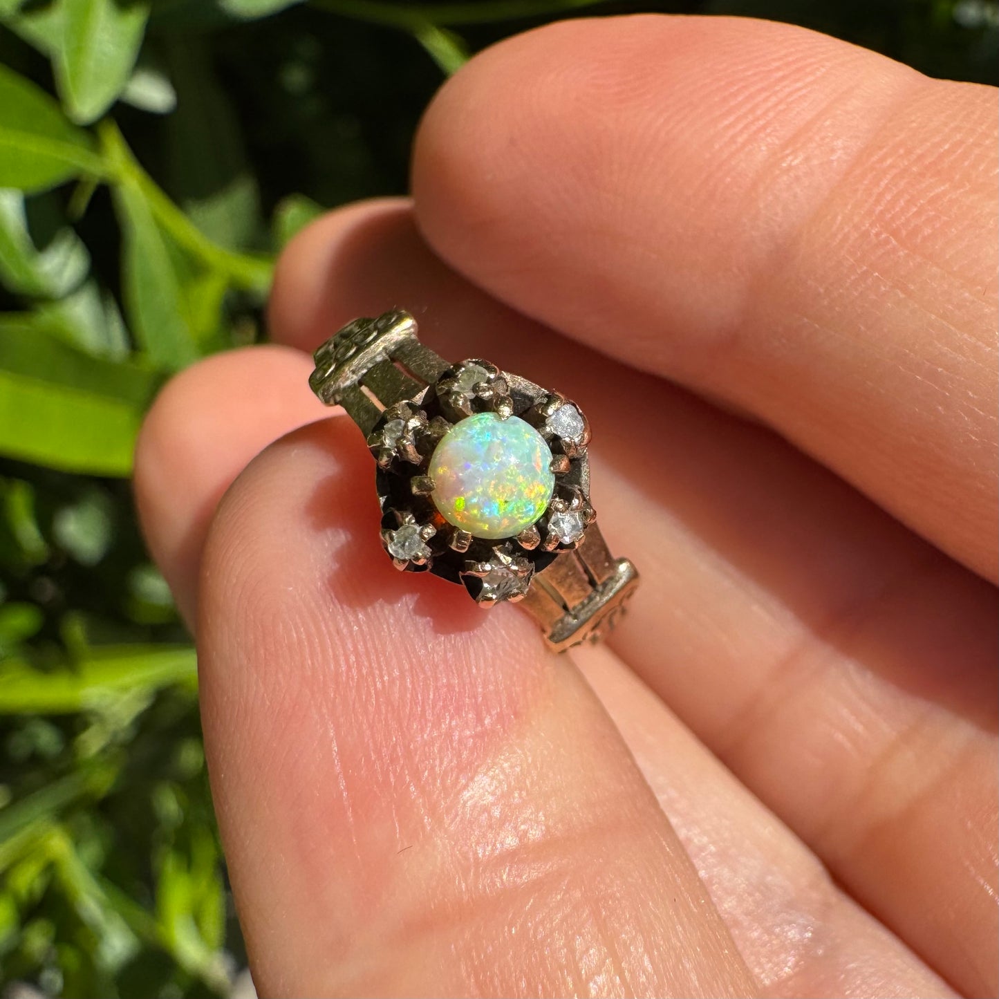 9K gold ring set with Opal