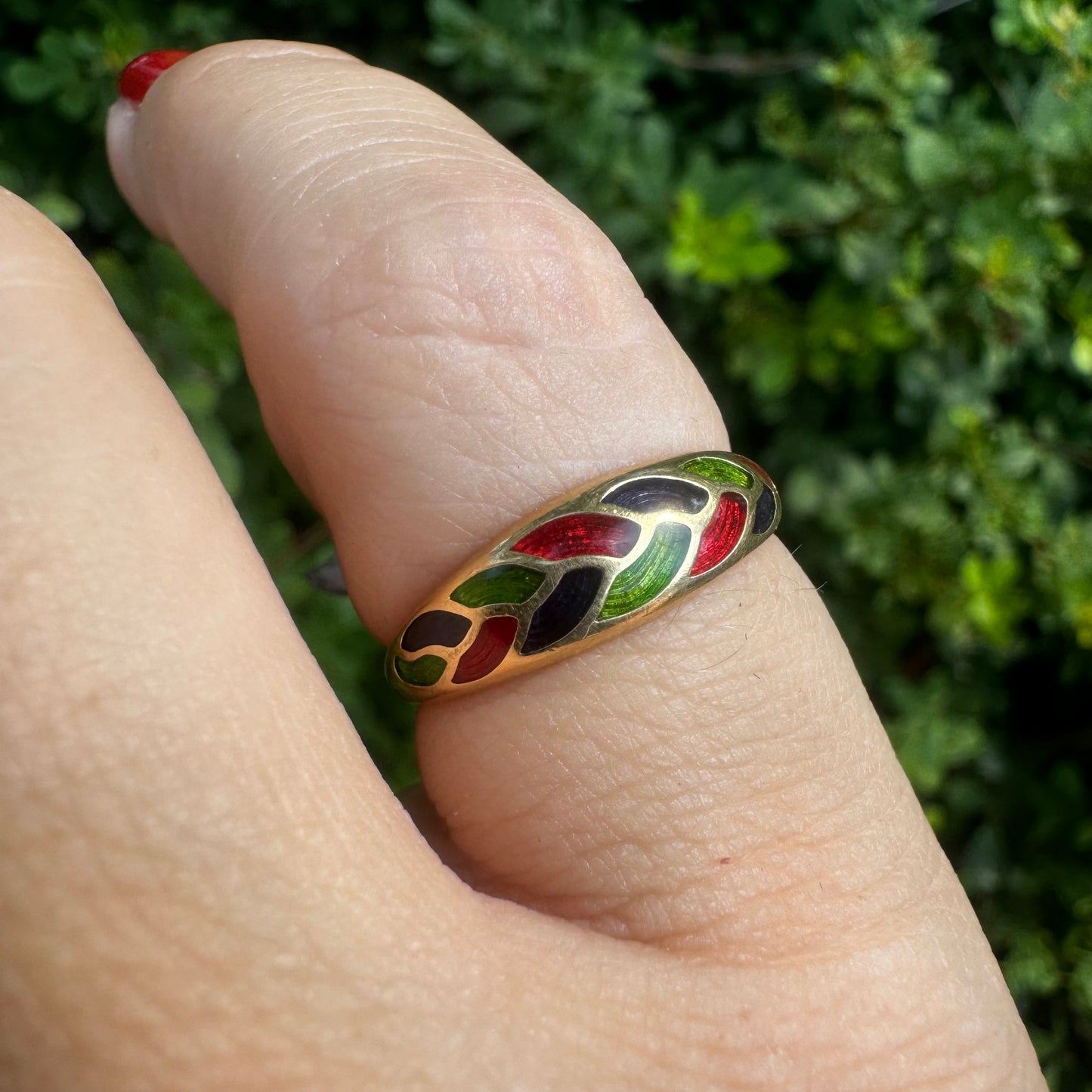 14K gold rind set with Enamel