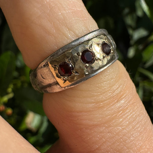 9K gold ring set with Garnets