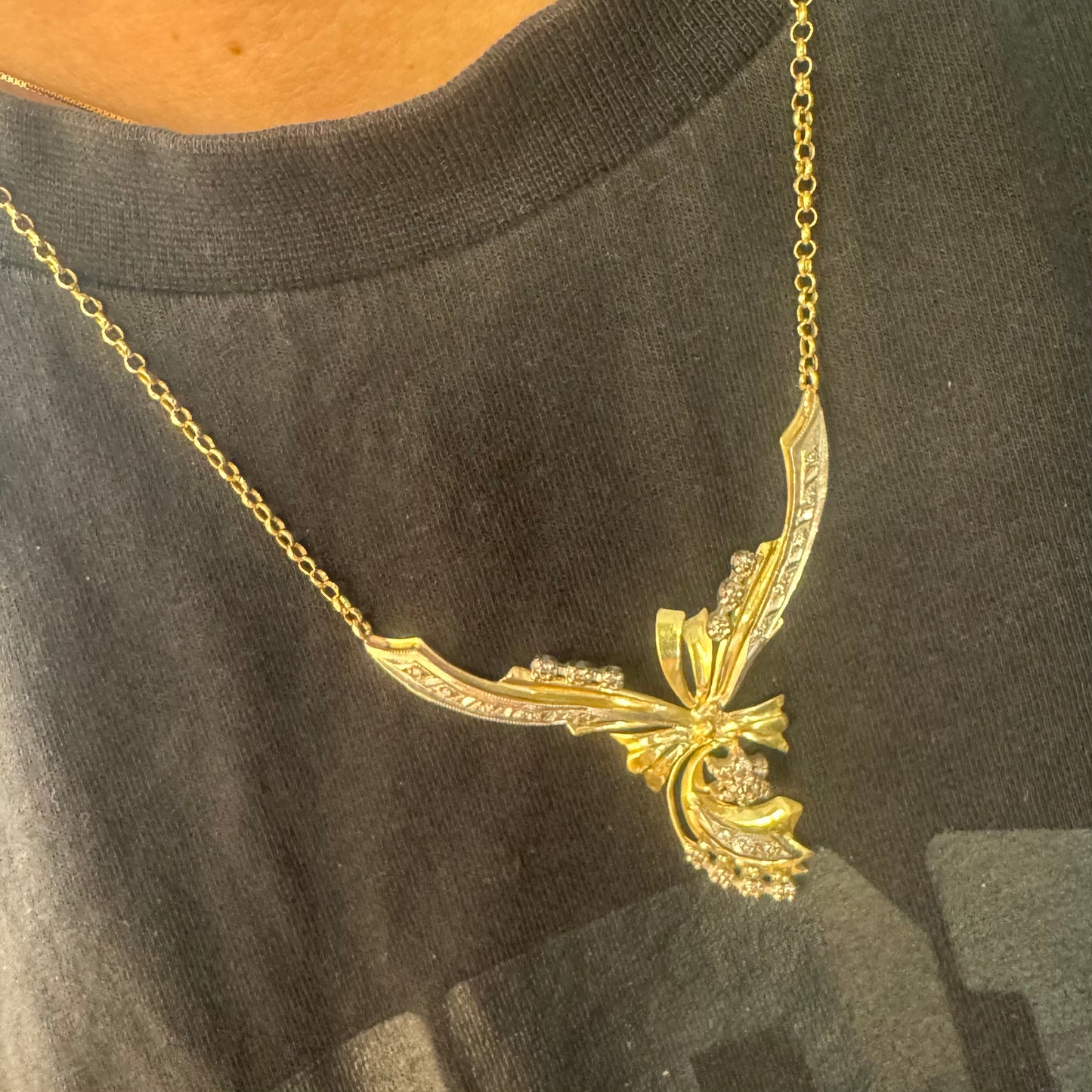 18K two-tone vintage necklace with a unique and elegant design set with Diamonds