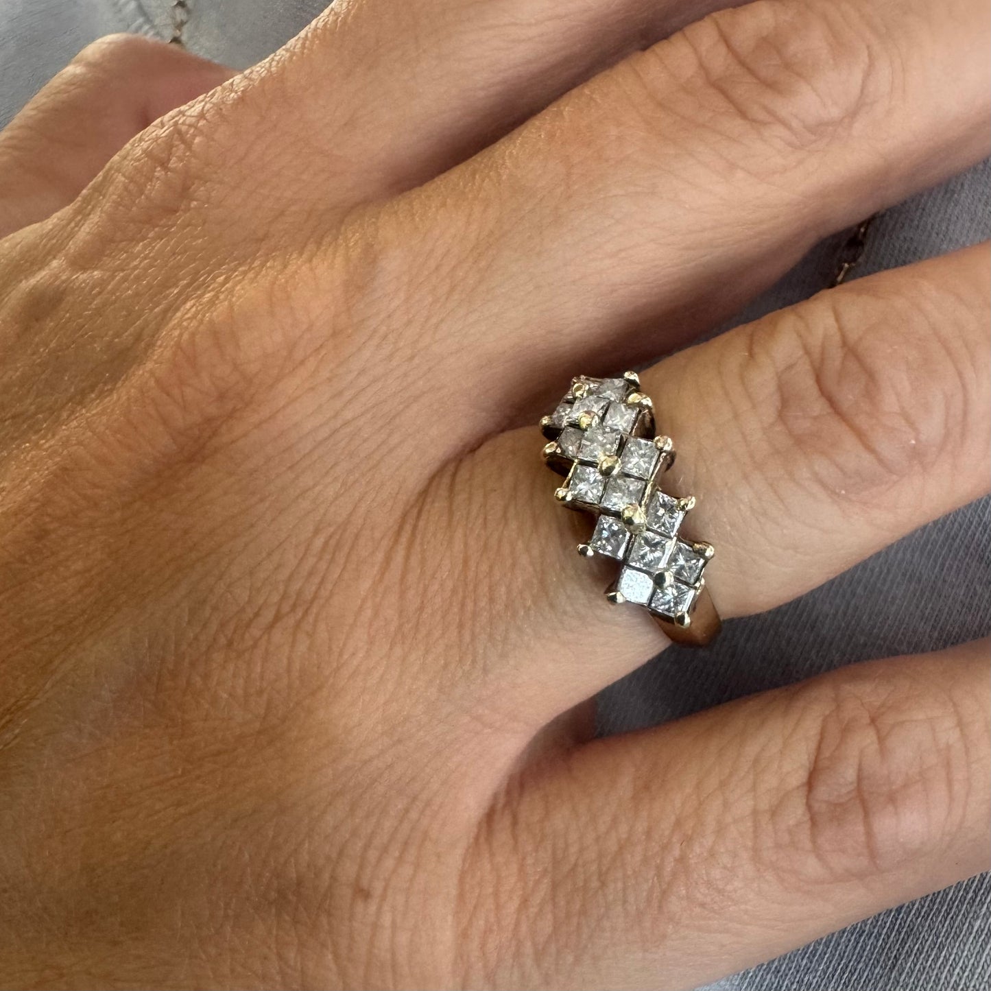 14K gold ring set with Diamonds in a criss-cross design