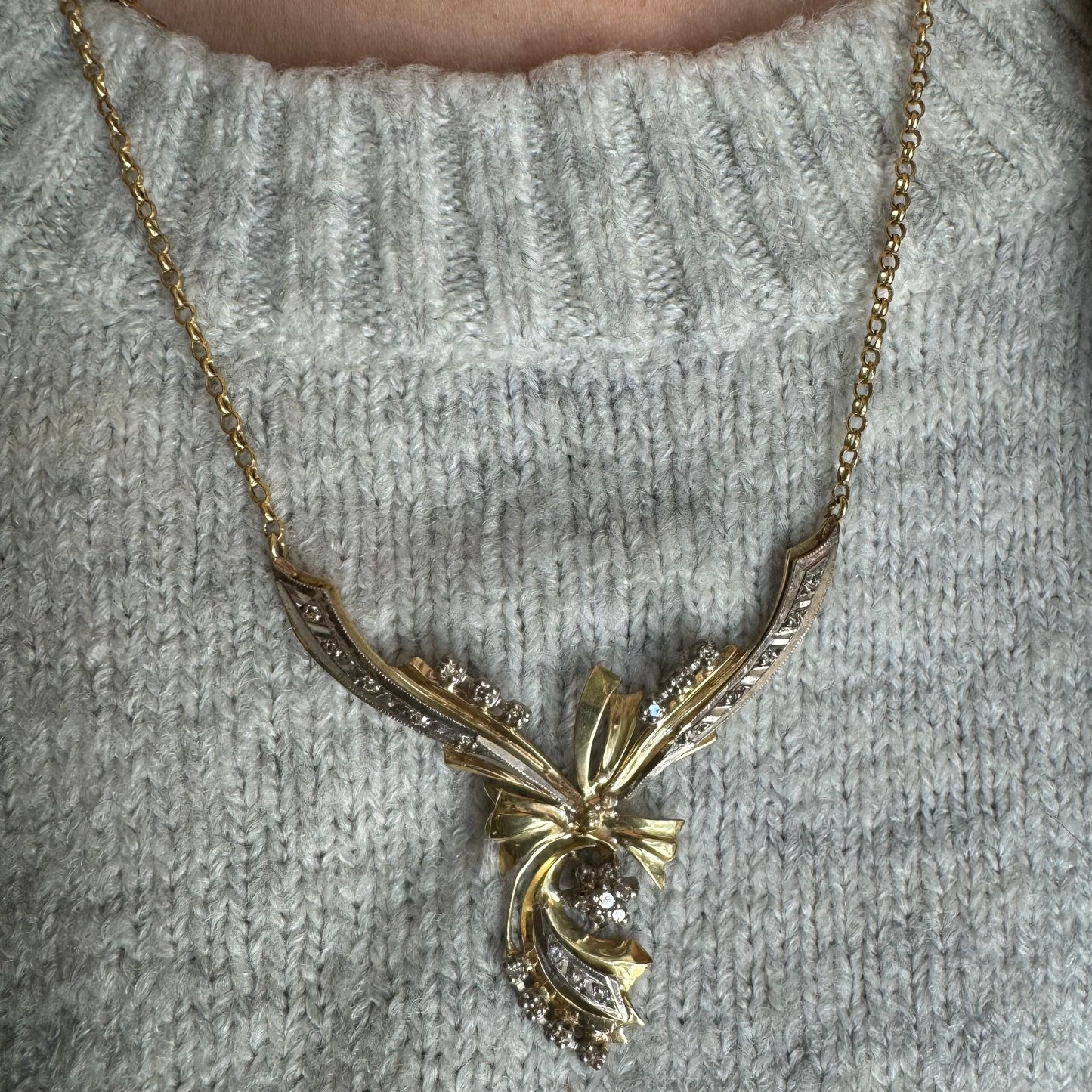 18K two-tone vintage necklace with a unique and elegant design set with Diamonds