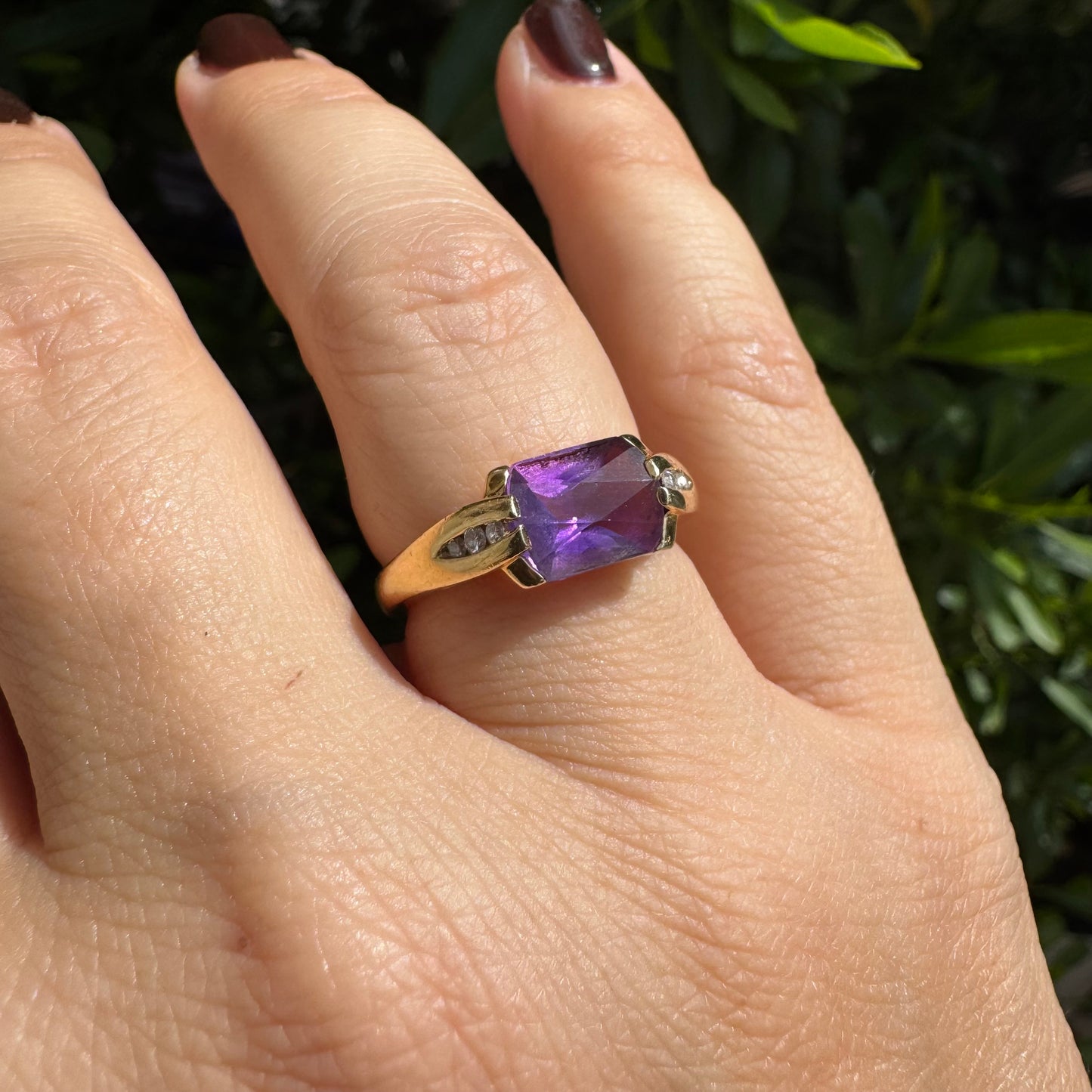 14K gold ring set with Amethyst & Diamonds