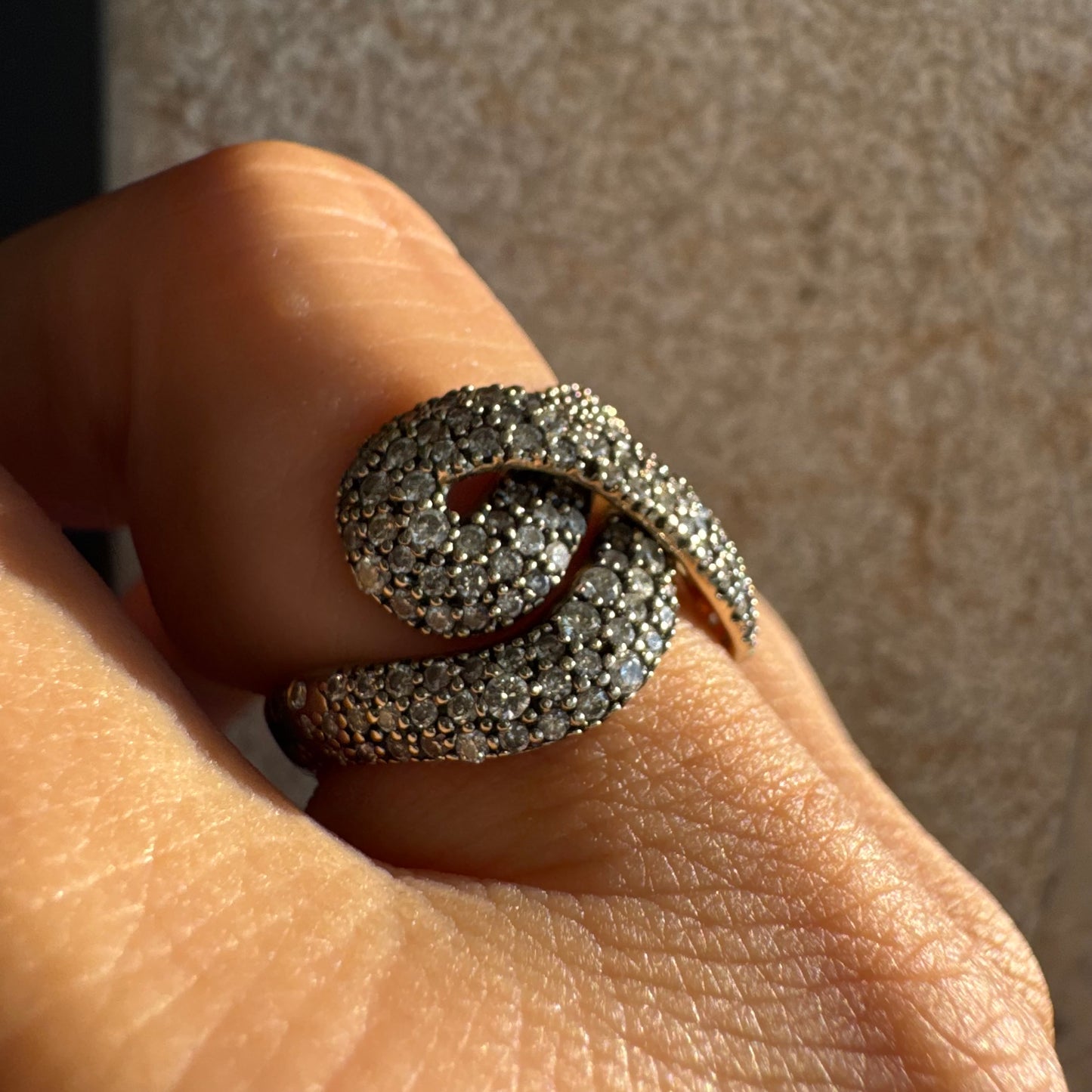 18K gold ring by H.Stern, from the iconic Celtic Dunes collection, fully set with brilliant Diamonds