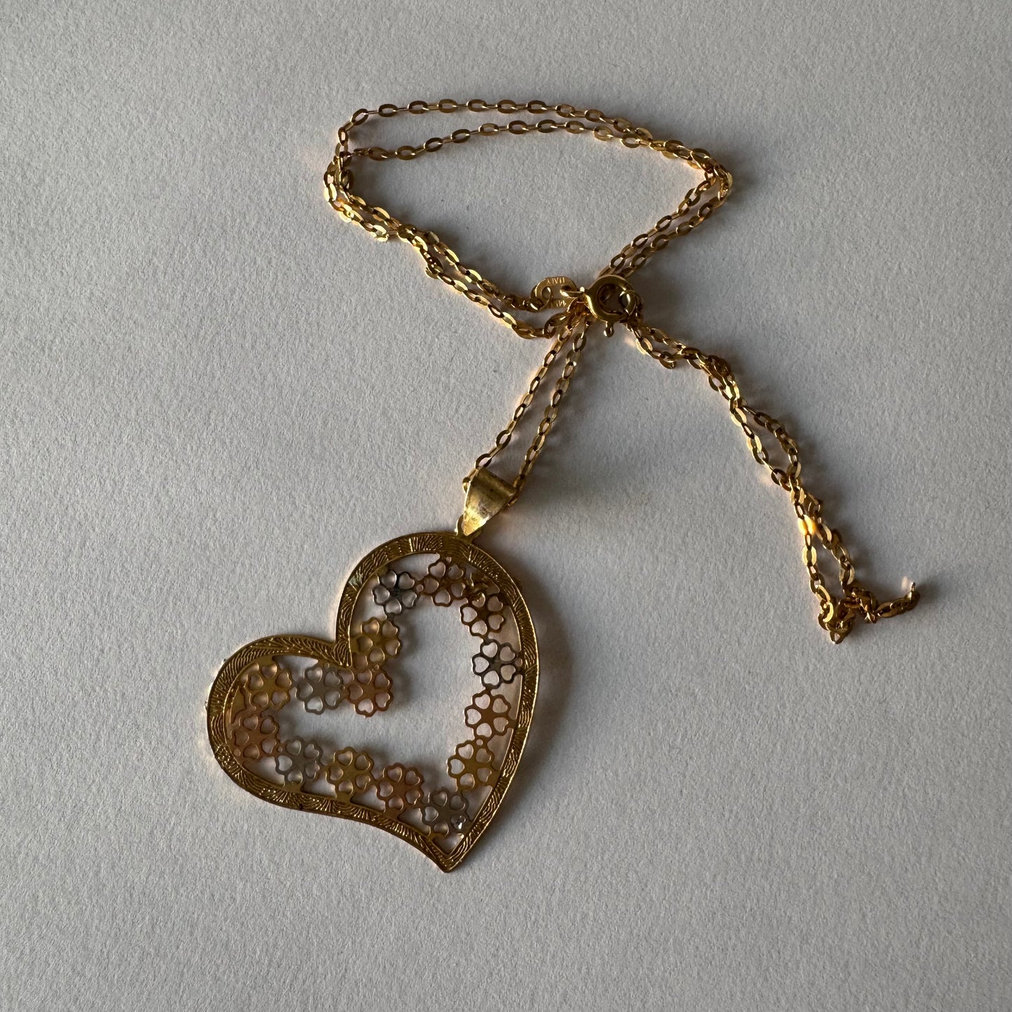 שרשרת ותליון זהב 14 קראט, שילוב יפהפה של זהב לבן, אדום וצהוב.