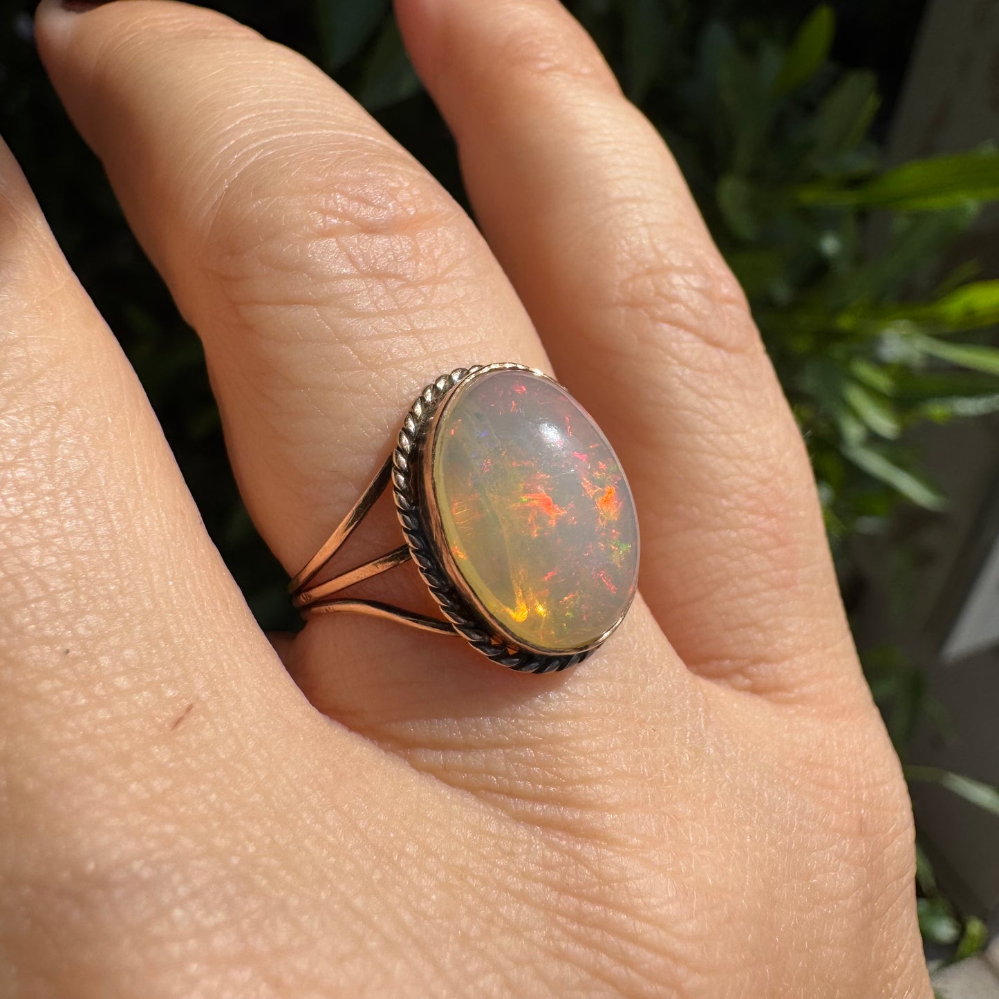 טבעת זהב 10K משובצת אופל