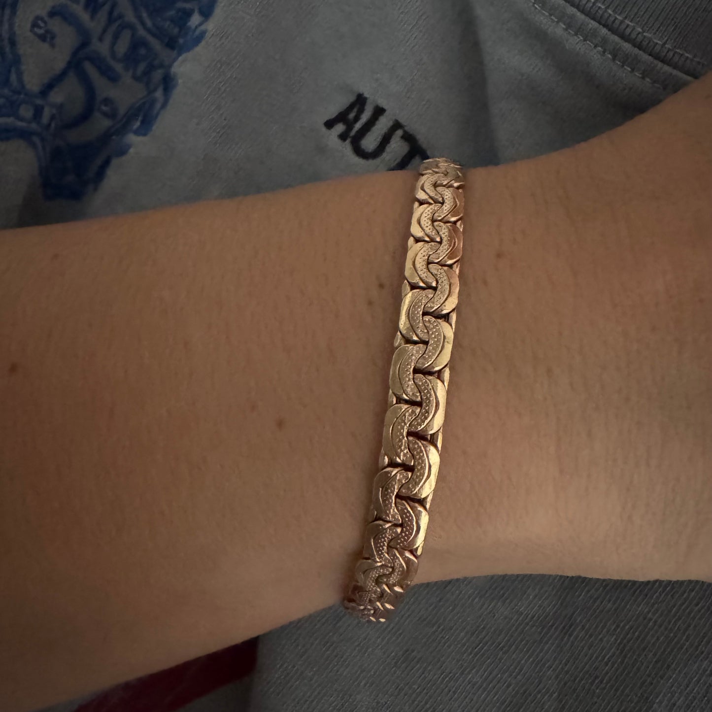 צמיד זהב אדום 14 קראט בעבודת חוליות מרהיבה.