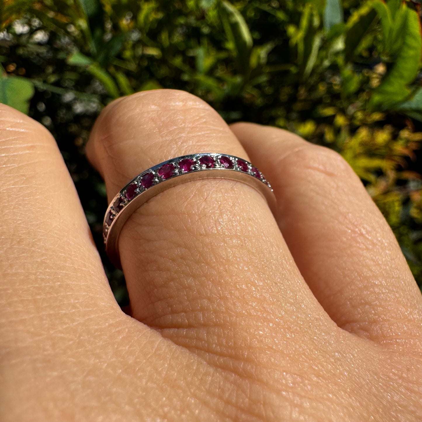 18K gold Eternity ring set with Rubies