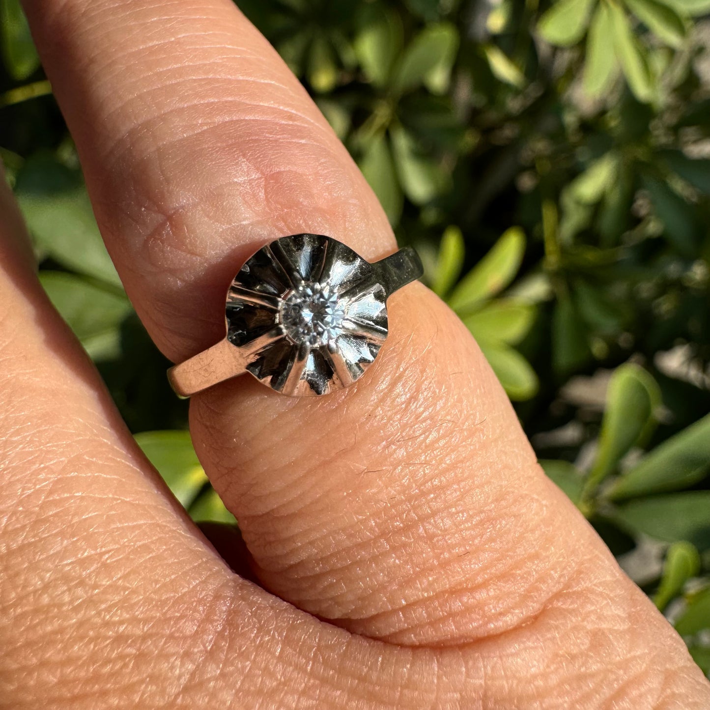 18K Gold ring set with Diamonds