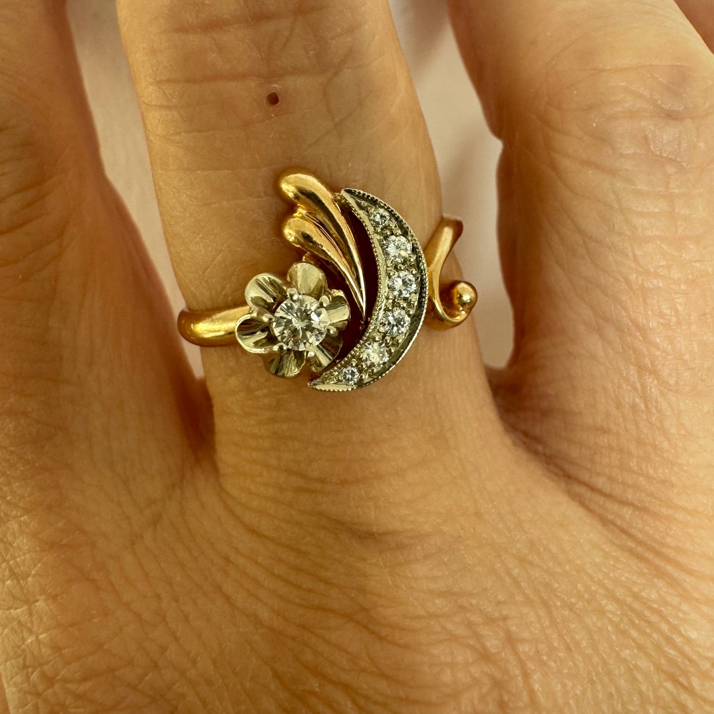 טבעת זהב 14K משובצת יהלומים