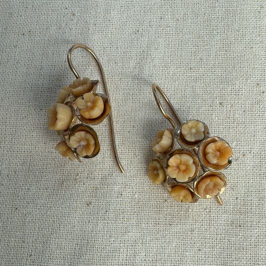 9K gold earrings set with Coral