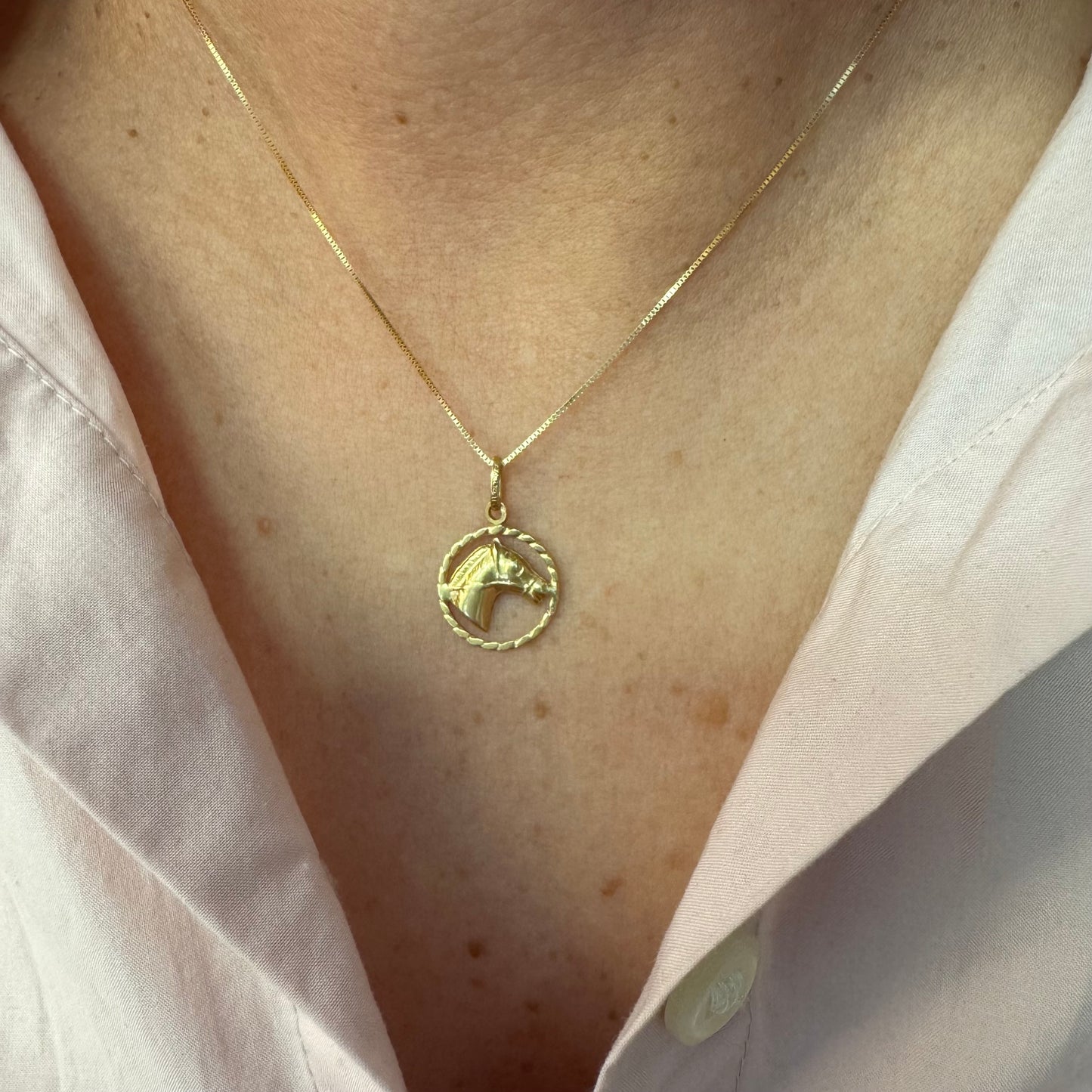 18K gold horse pendant