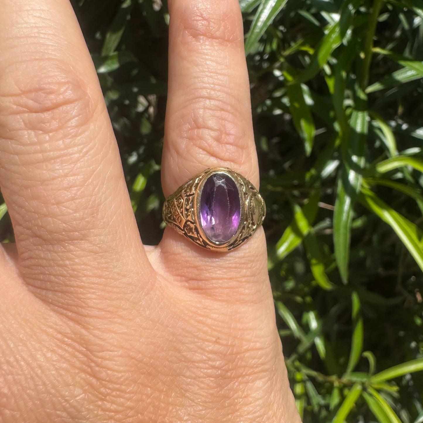 Vintage 1932 Tiffany & Co. 14K gold Class Ring set with Amethyst