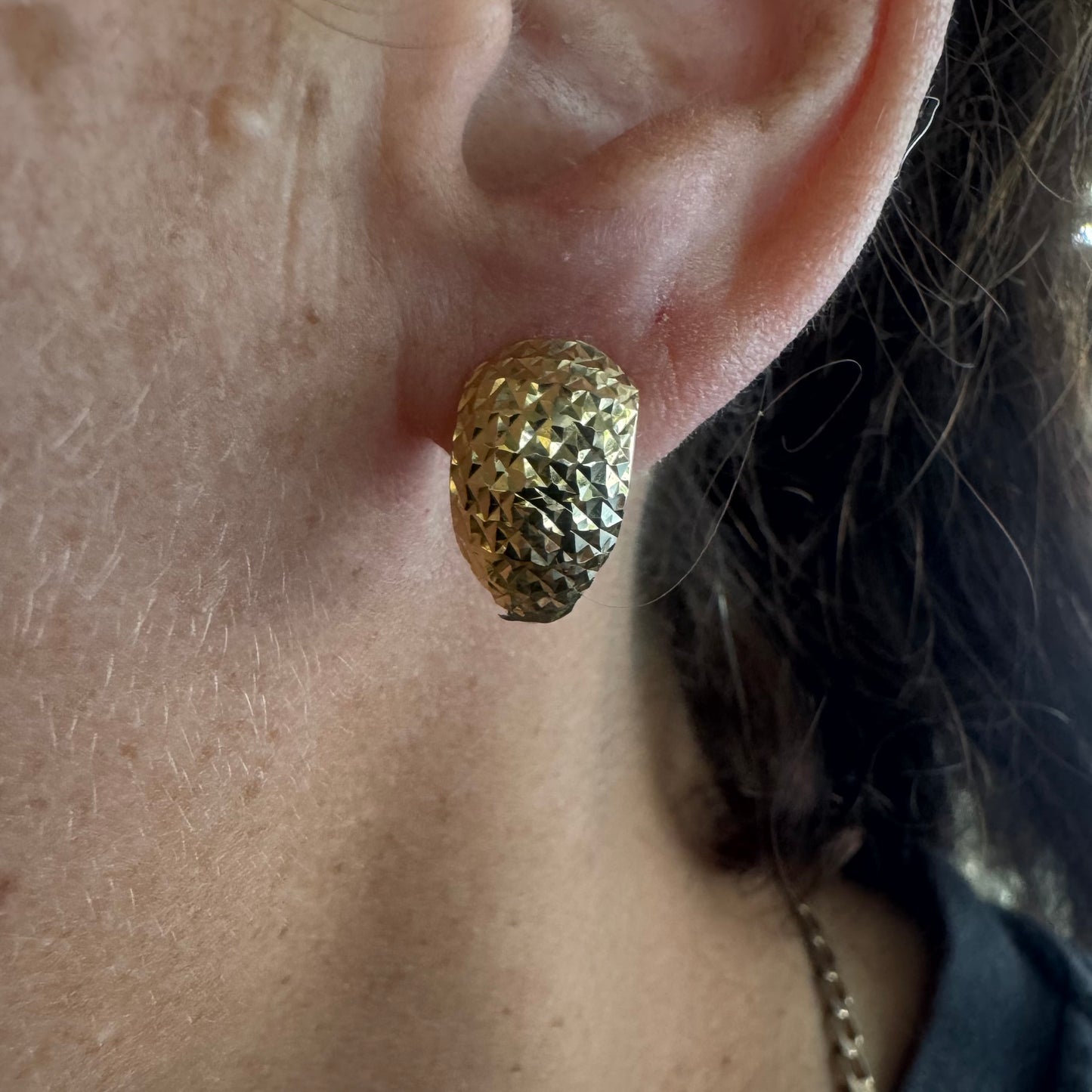 עגילי זהב צהוב 14 קראט בעיצוב כיפתי