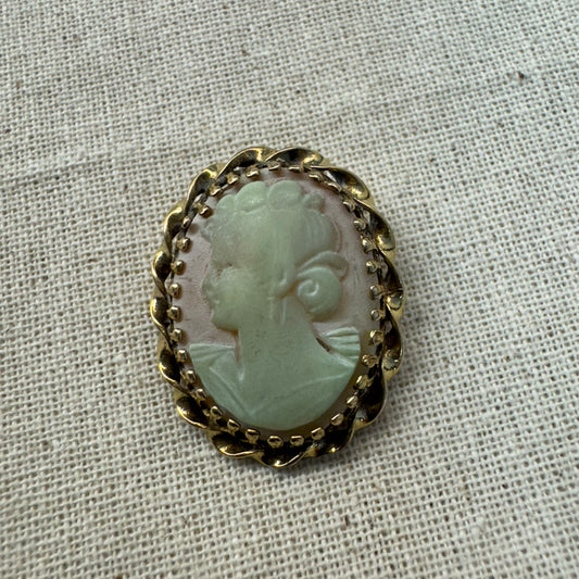14K gold Cameo pendant