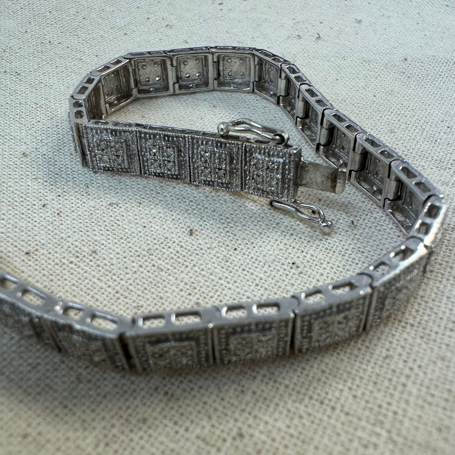 צמיד טניס זהב לבן 14 קראט משובץ יהלומים לכל האורך