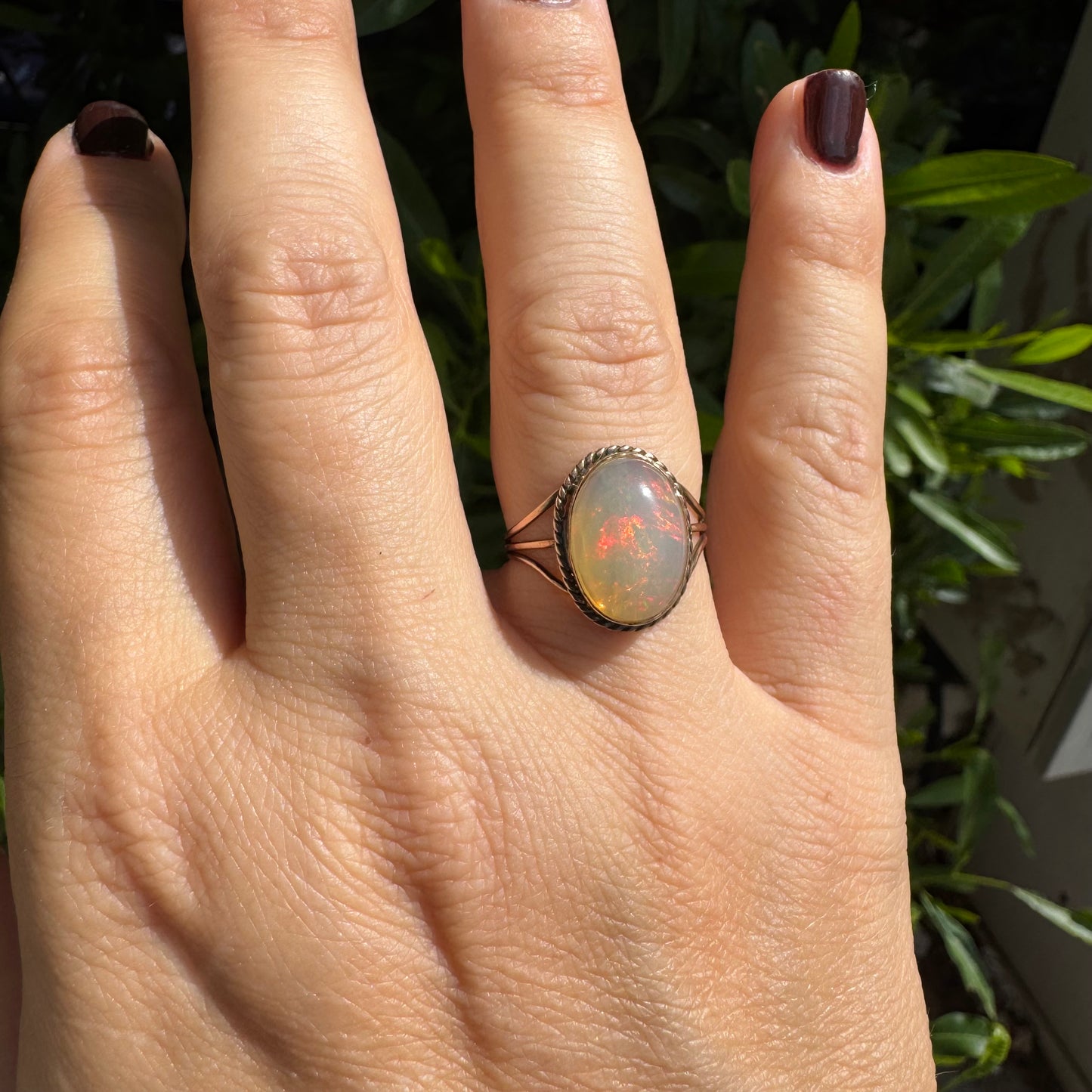 טבעת זהב 10K משובצת אופל