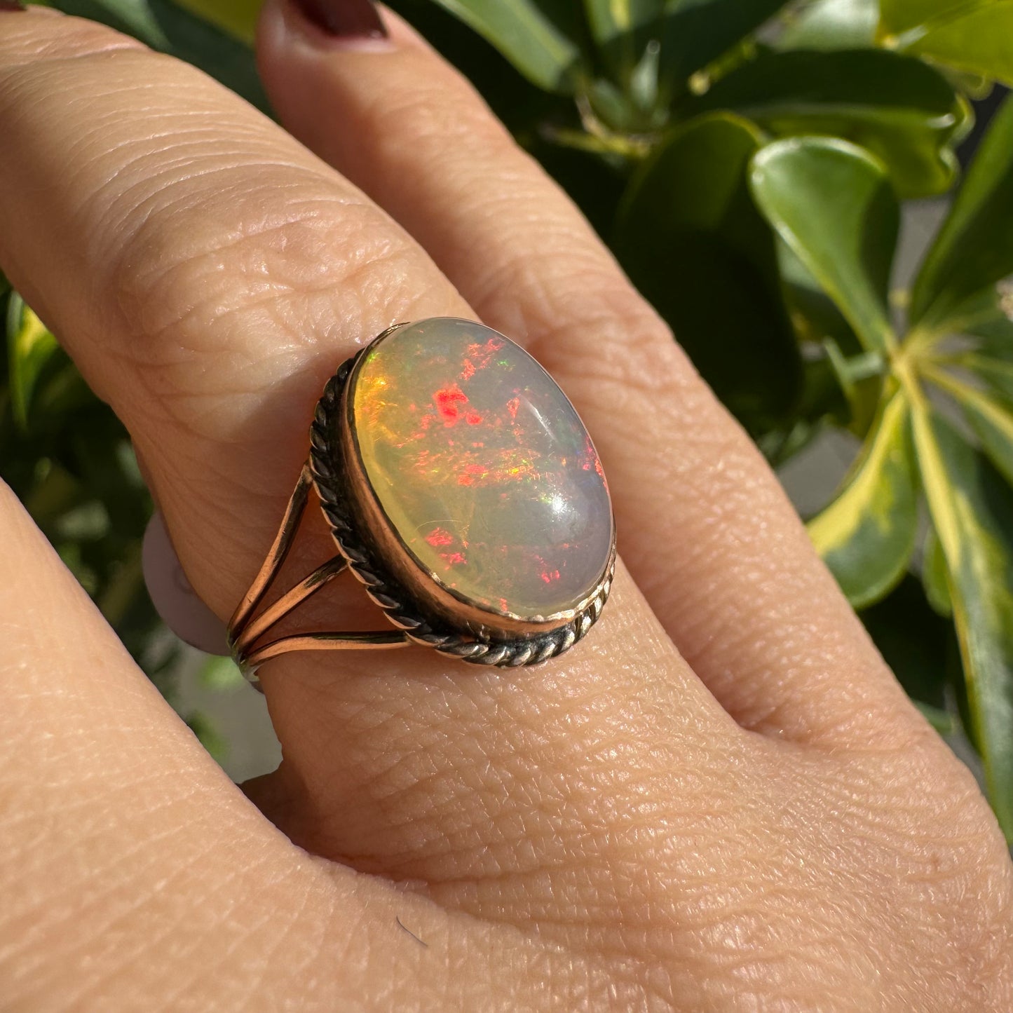 טבעת זהב 10K משובצת אופל