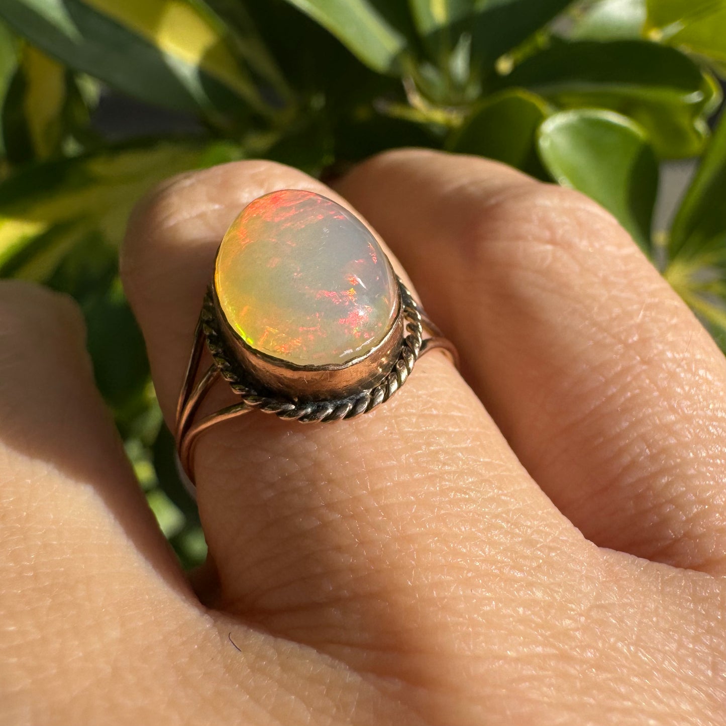 טבעת זהב 10K משובצת אופל