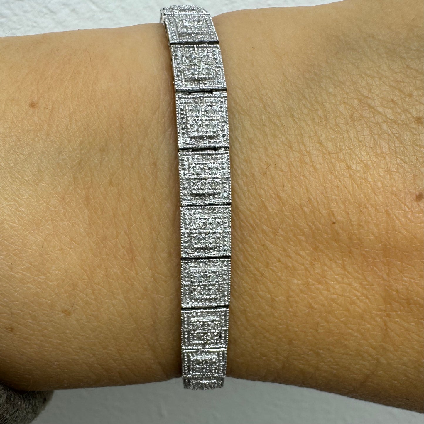 צמיד טניס זהב לבן 14 קראט משובץ יהלומים לכל האורך