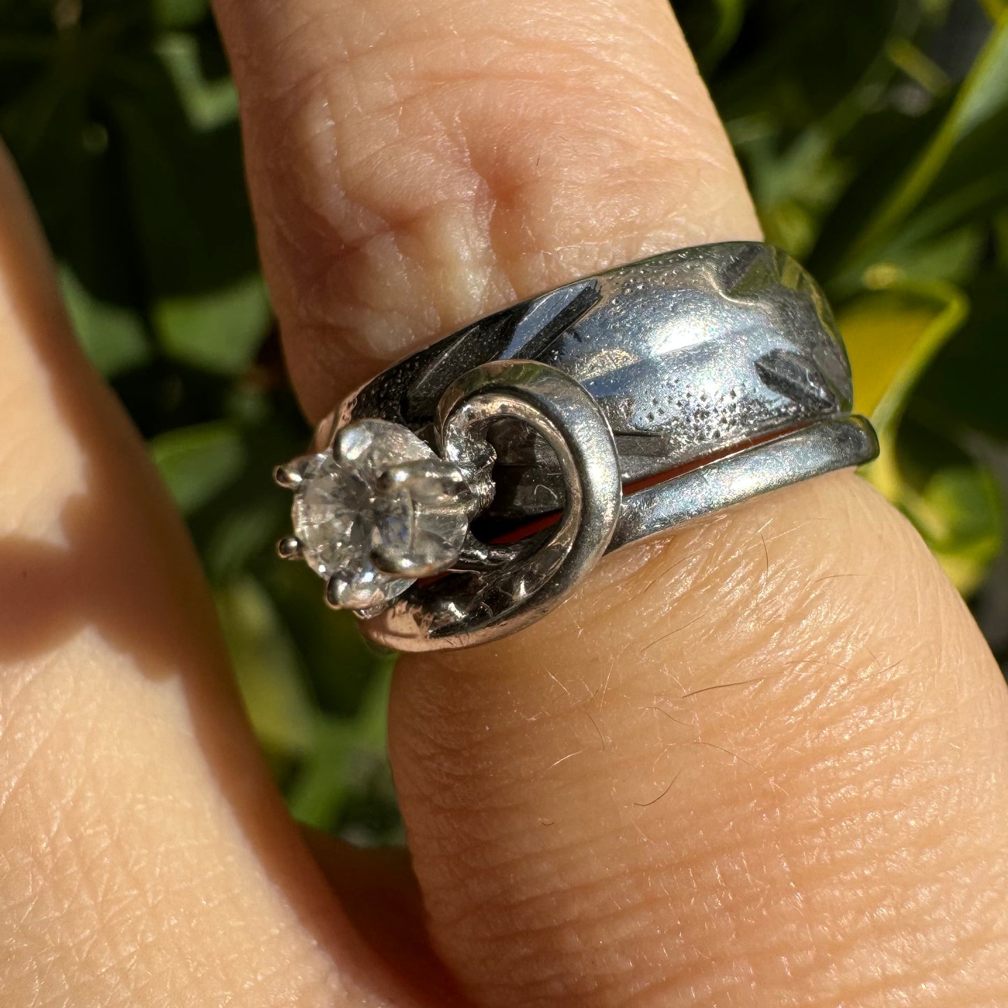 14K gold ring set with Diamonds