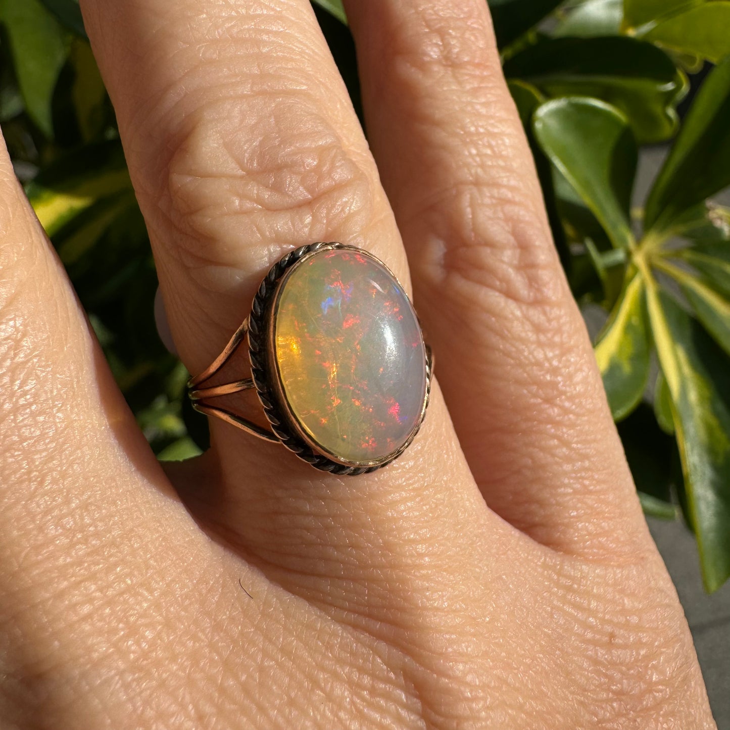 טבעת זהב 10K משובצת אופל