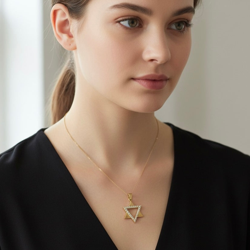 תליון זהב צהוב 14 קראט משובץ יהלומים