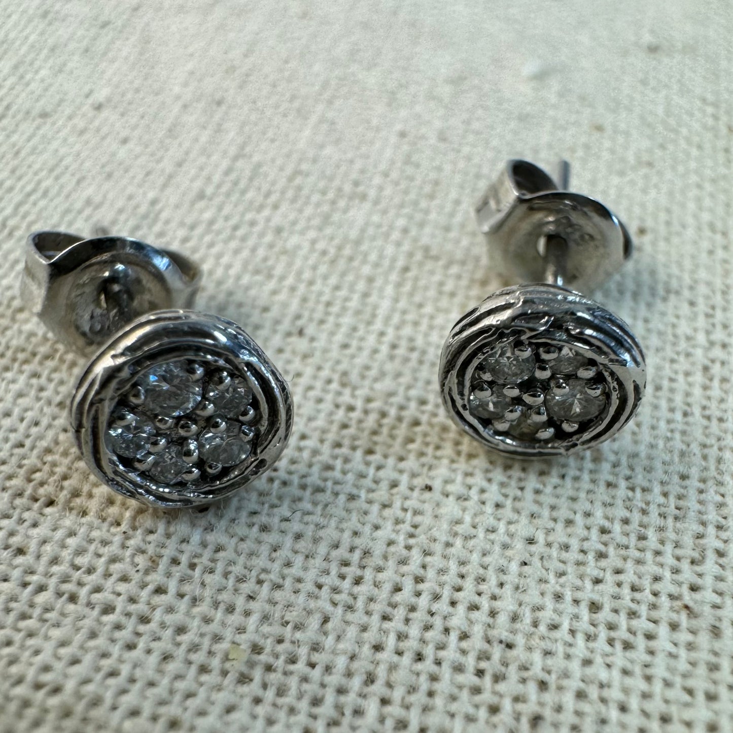 עגילי זהב 14K משובצים יהלומים